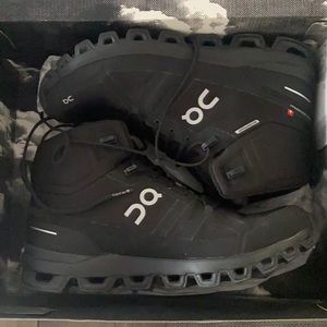 On Running hiking boots black - never been worn size 9.5
